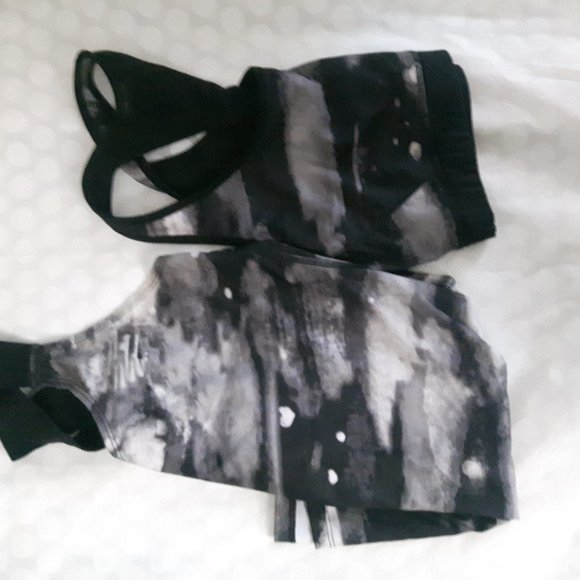 Almost New Yoga top and matching activeware bra - Picture 6 of 7